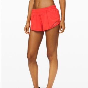 Lululemon Hotty Hot 2.5” Shorts✨💫